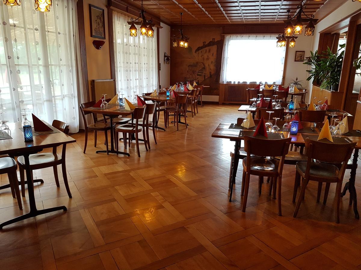 Hotel De La Gare, Vendlincourt Kültér fotó