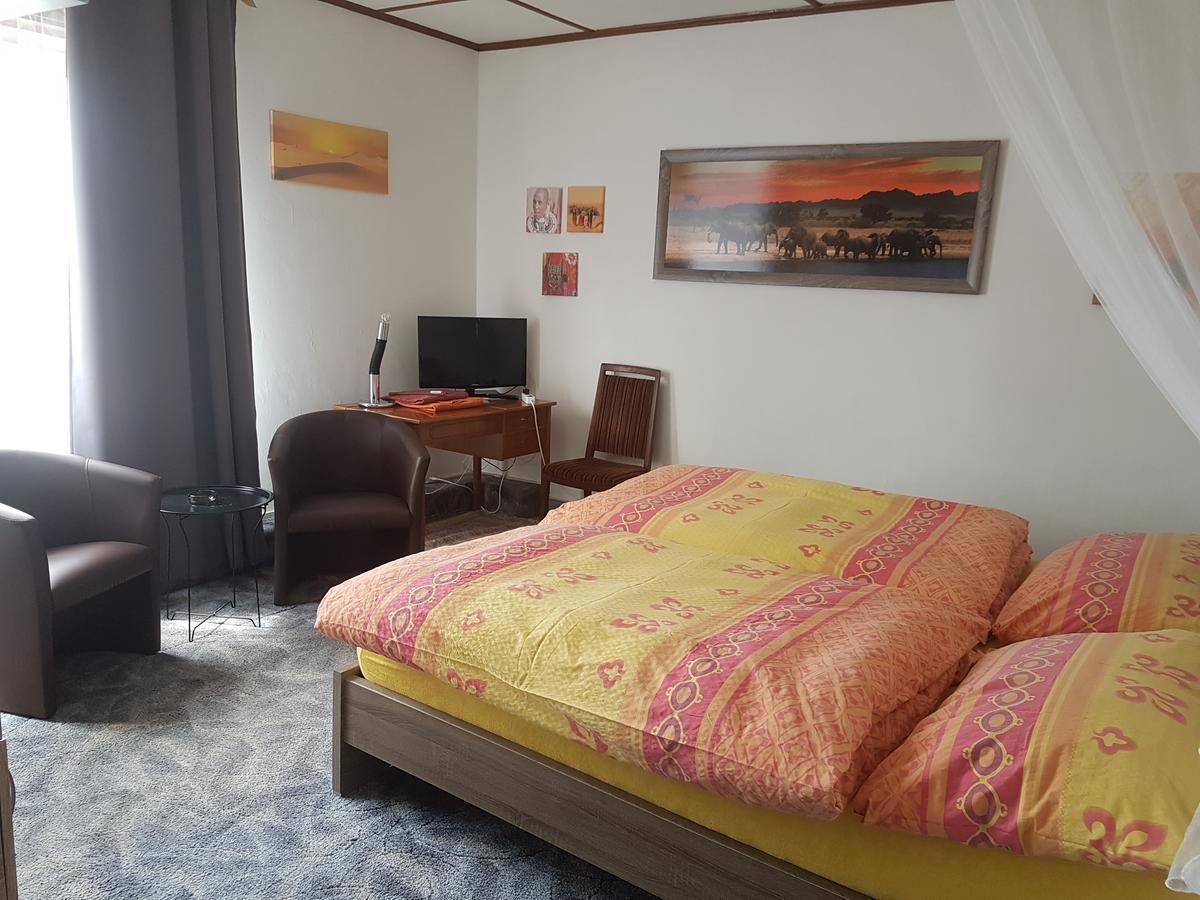 Hotel De La Gare, Vendlincourt Kültér fotó