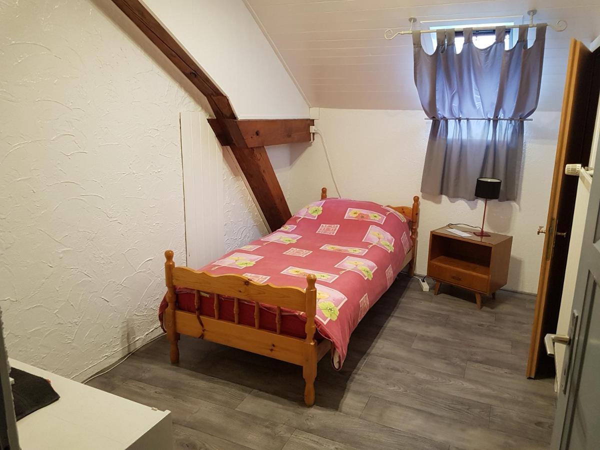 Hotel De La Gare, Vendlincourt Szoba fotó